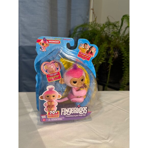 Fingerlings Baby Monkey Harmony == Interactive Toy with 70+ Sounds & Reactions - Picture 1 of 4